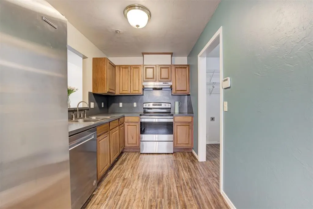 Photo 14 — 424 Victory Road, Edmond, OK 73003