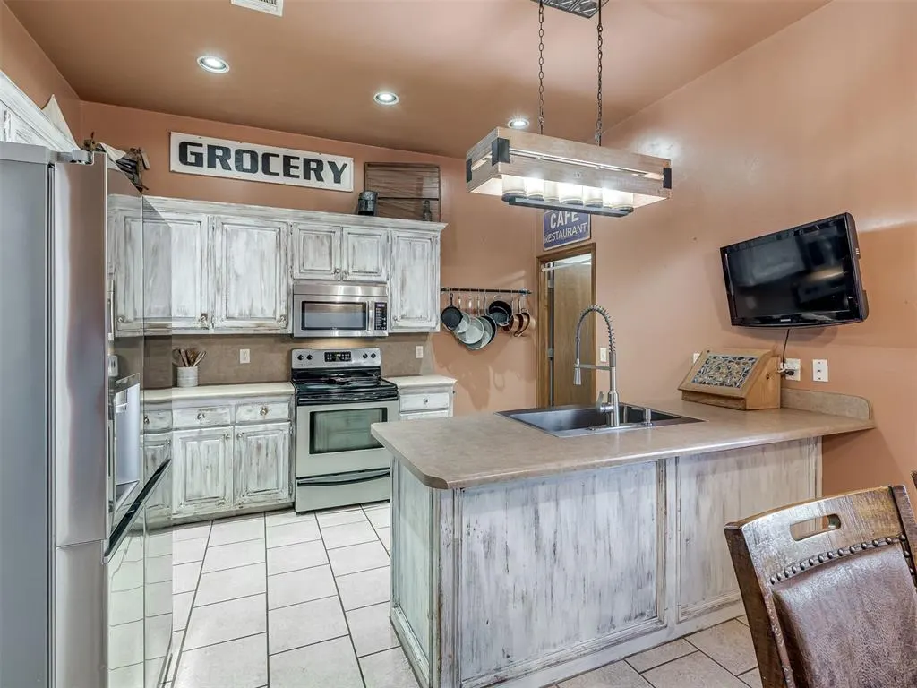 Photo 11 — 10961 Gracie Drive, Edmond, OK 73025
