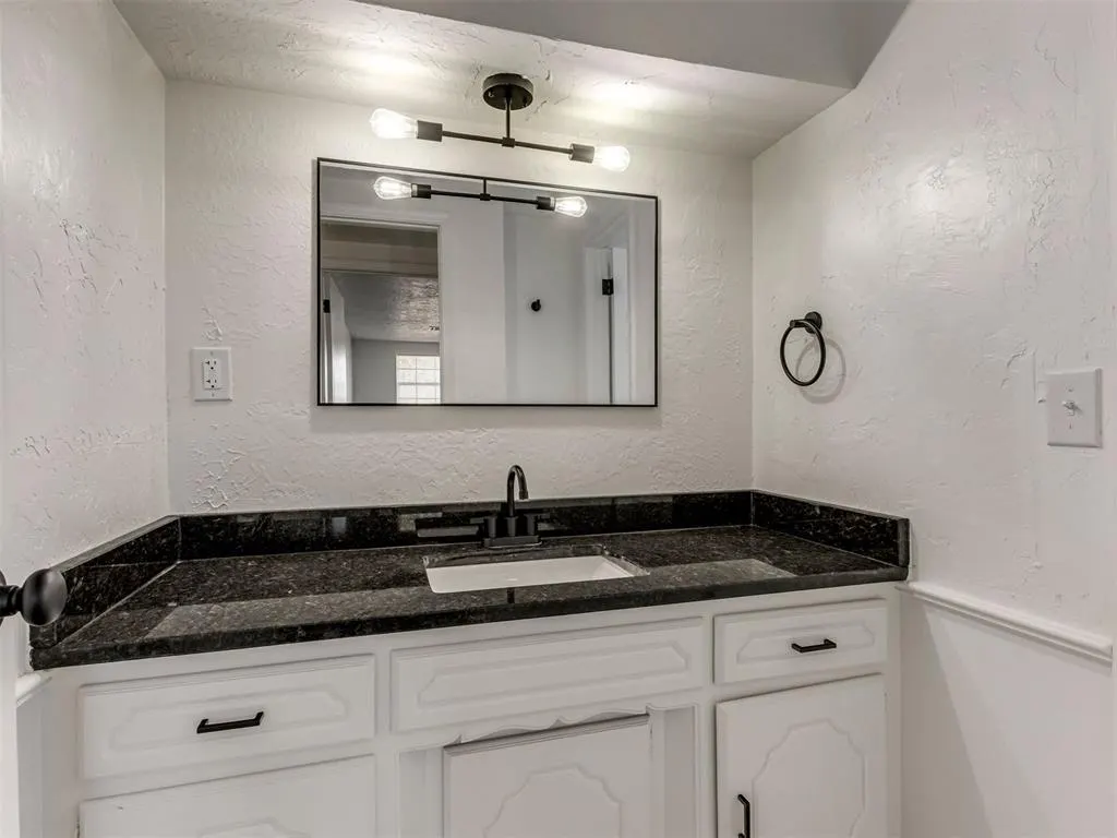 Photo 39 — 7136 N Comanche Street, Warr Acres, OK 73132