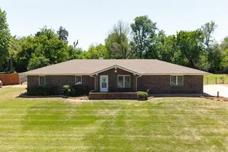 Sold home at 119 Stonegate Drive