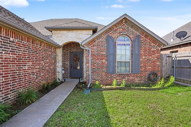 Photo 5 — 2700 Falling Leaves Drive, Weatherford, OK 73096