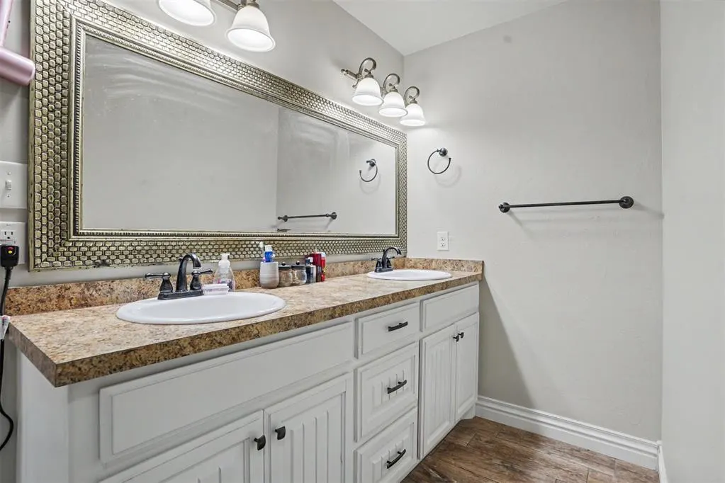 Photo 25 — 2700 Falling Leaves Drive, Weatherford, OK 73096