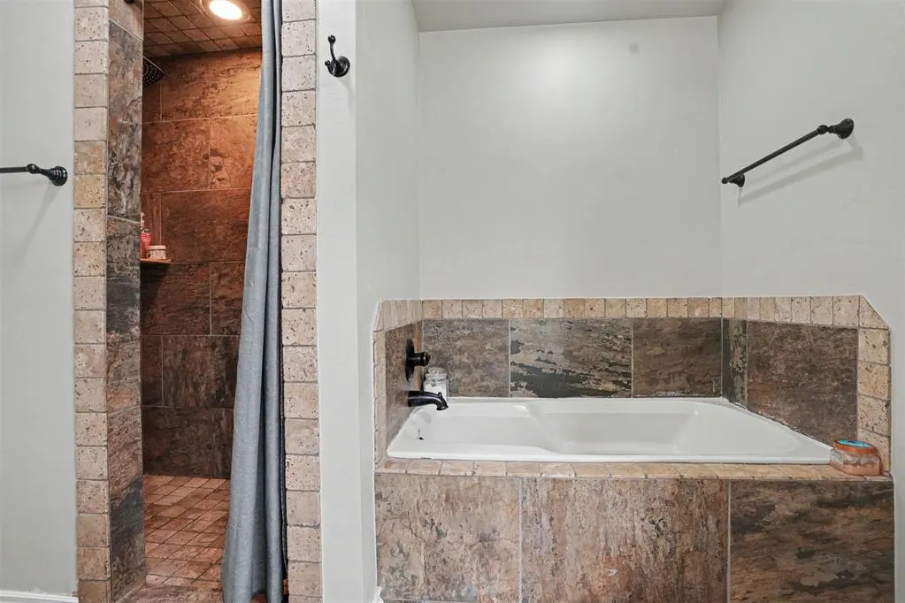 Photo 26 — 2700 Falling Leaves Drive, Weatherford, OK 73096