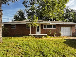 Sold home at 1712 W Boyd Street