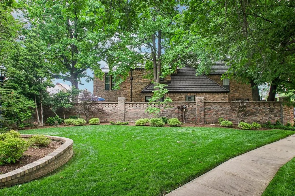 Front exterior — 329 Windbrook Drive, Norman, OK 73072