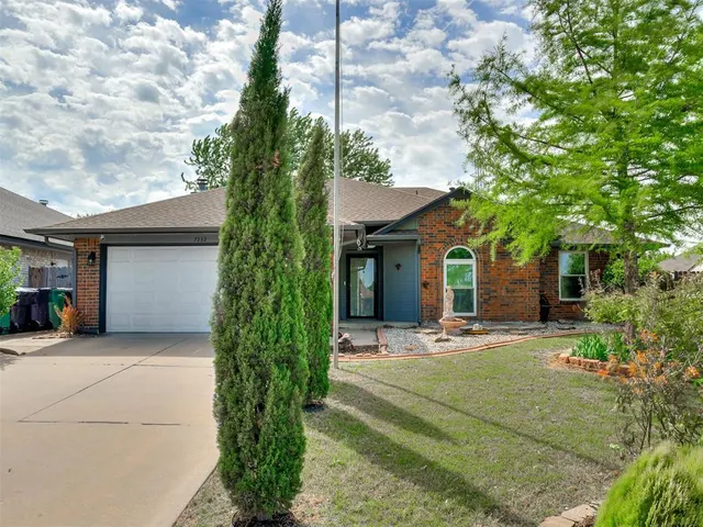 Photo 3 — 7232 NW 102nd Street, Oklahoma City, OK 73162