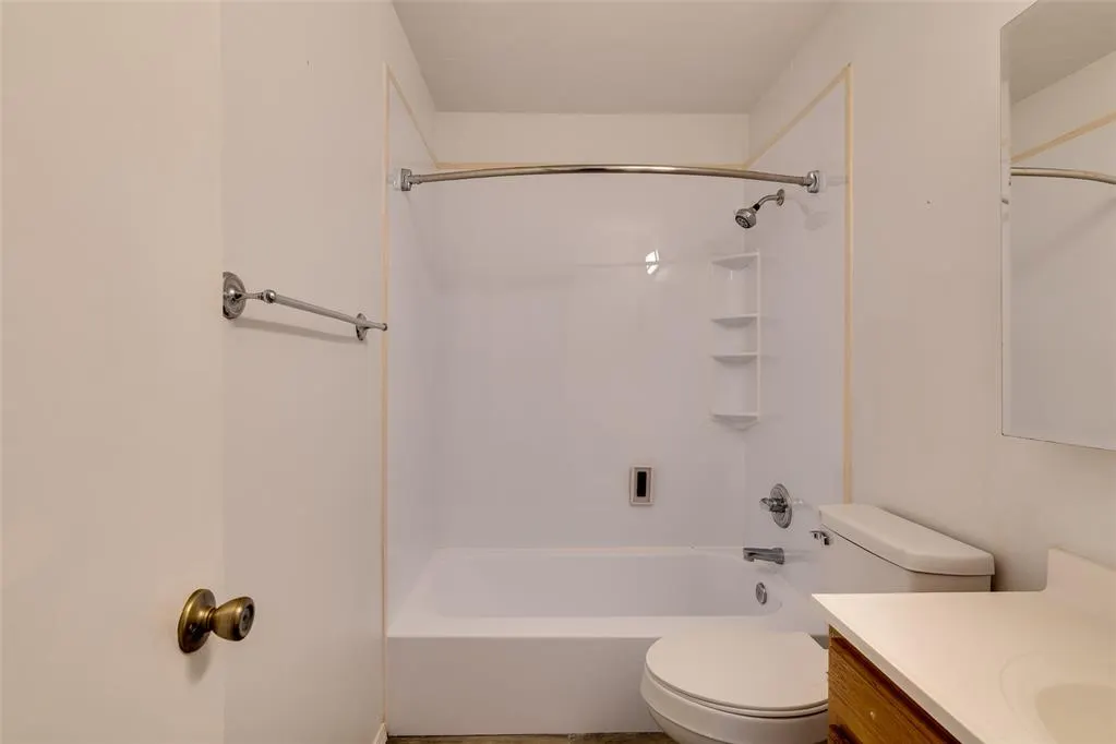 Photo 13 — 1109 Florence Drive, Edmond, OK 73034