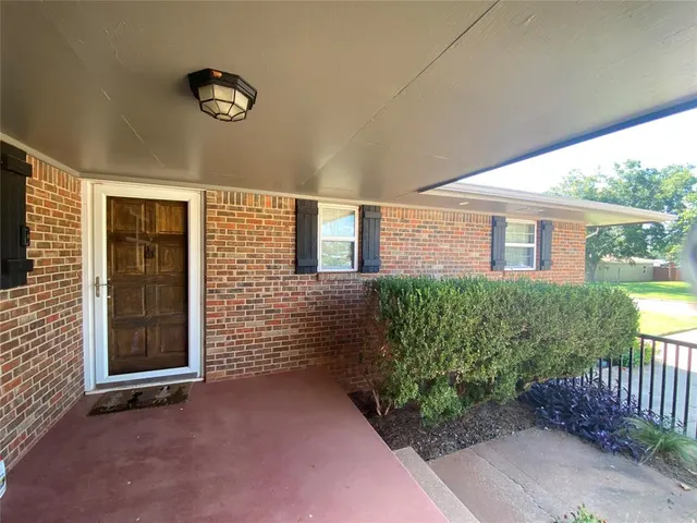 Photo 4 — 522 N Booth Avenue, Elk City, OK 73644