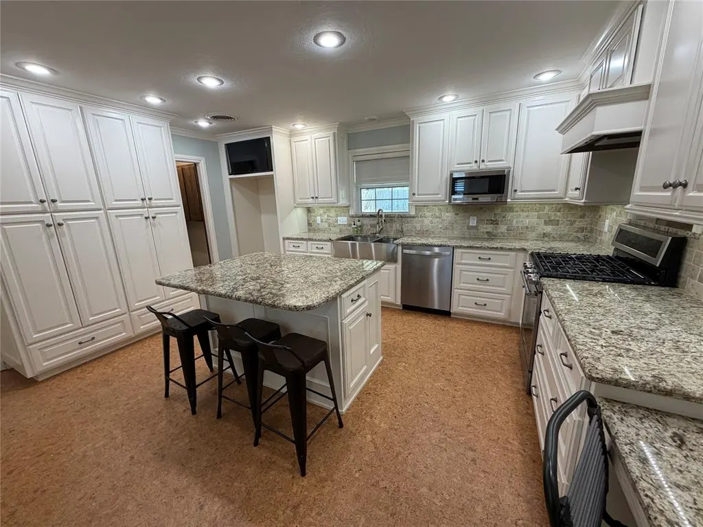 Photo 8 — 522 N Booth Avenue, Elk City, OK 73644
