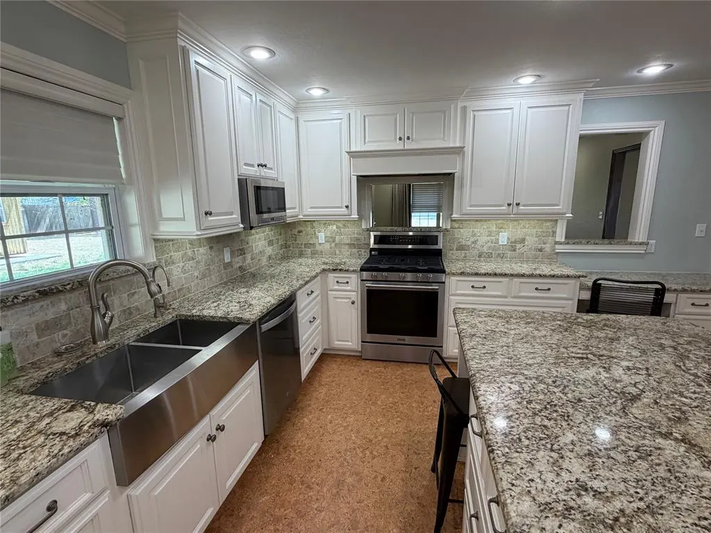 Photo 13 — 522 N Booth Avenue, Elk City, OK 73644