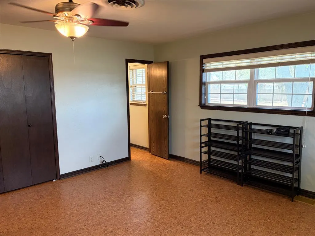 Photo 18 — 522 N Booth Avenue, Elk City, OK 73644