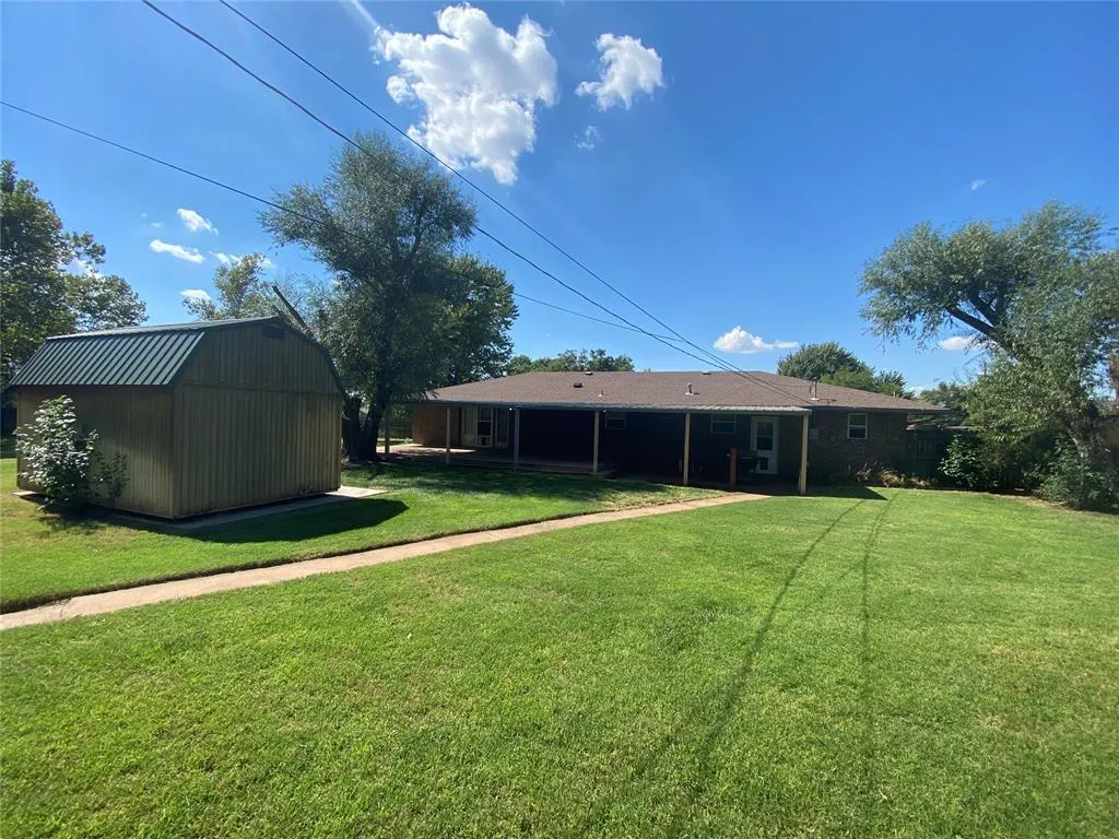 Photo 37 — 522 N Booth Avenue, Elk City, OK 73644