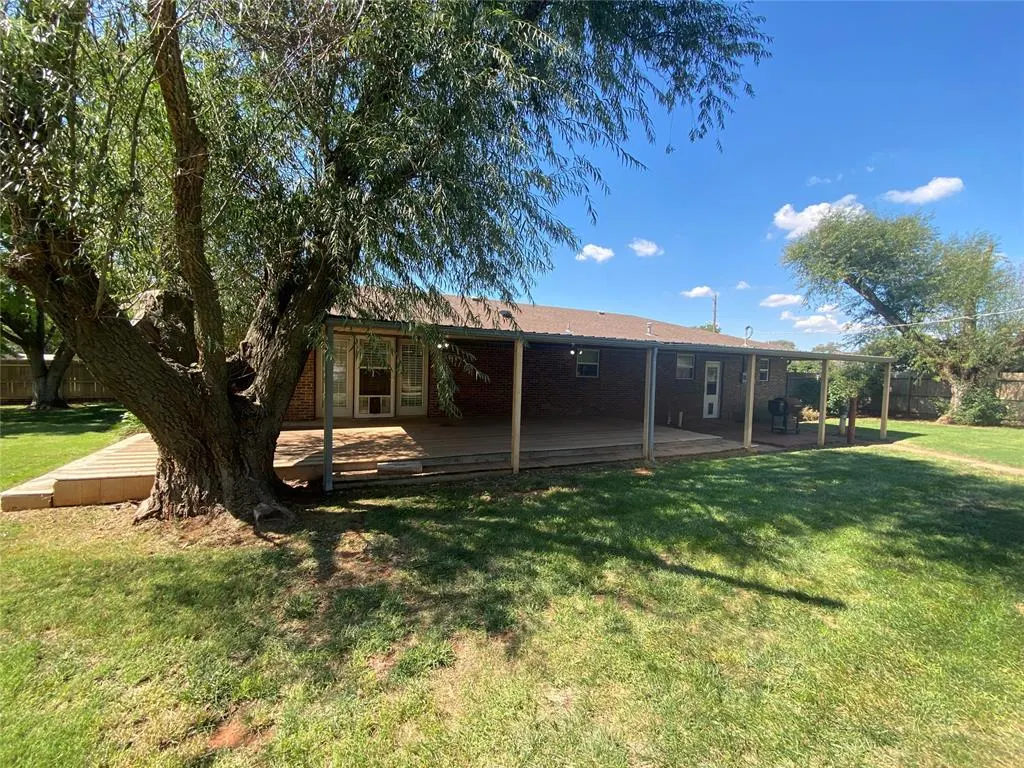 Photo 38 — 522 N Booth Avenue, Elk City, OK 73644