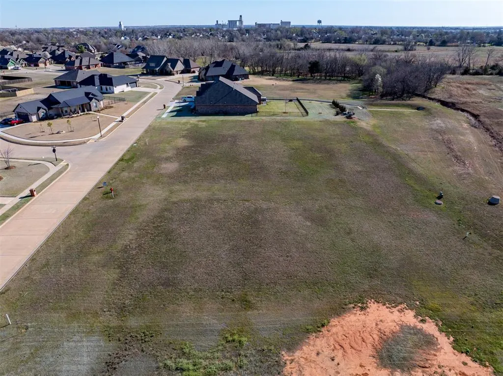 Photo 7 — 1511 Abbey Road, El Reno, OK 73036