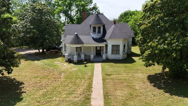 Photo 6 — 804 N Carr Avenue, Wynnewood, OK 73098