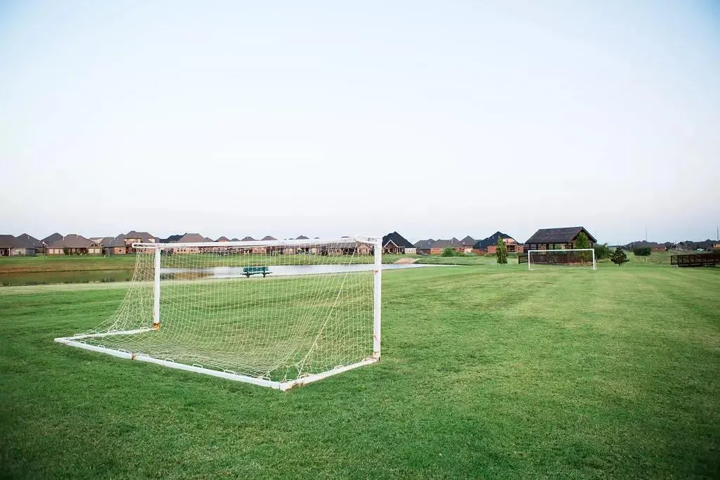 Photo 9 — 18133 Autumn Grove Drive, Edmond, OK 73012