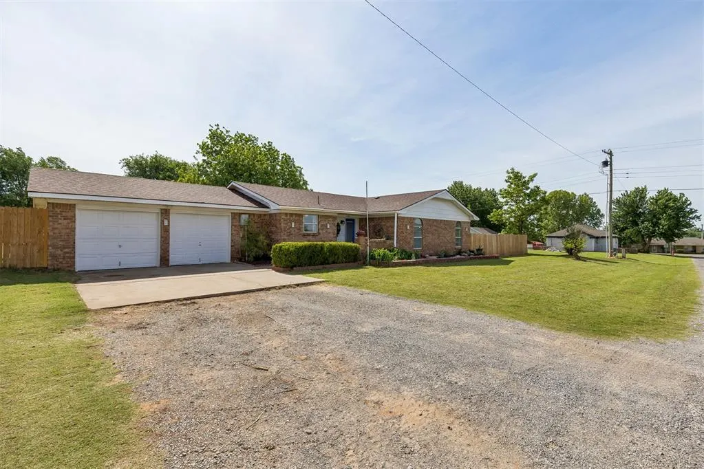 Photo 3 — 102 N Locust Street, Fletcher, OK 73541