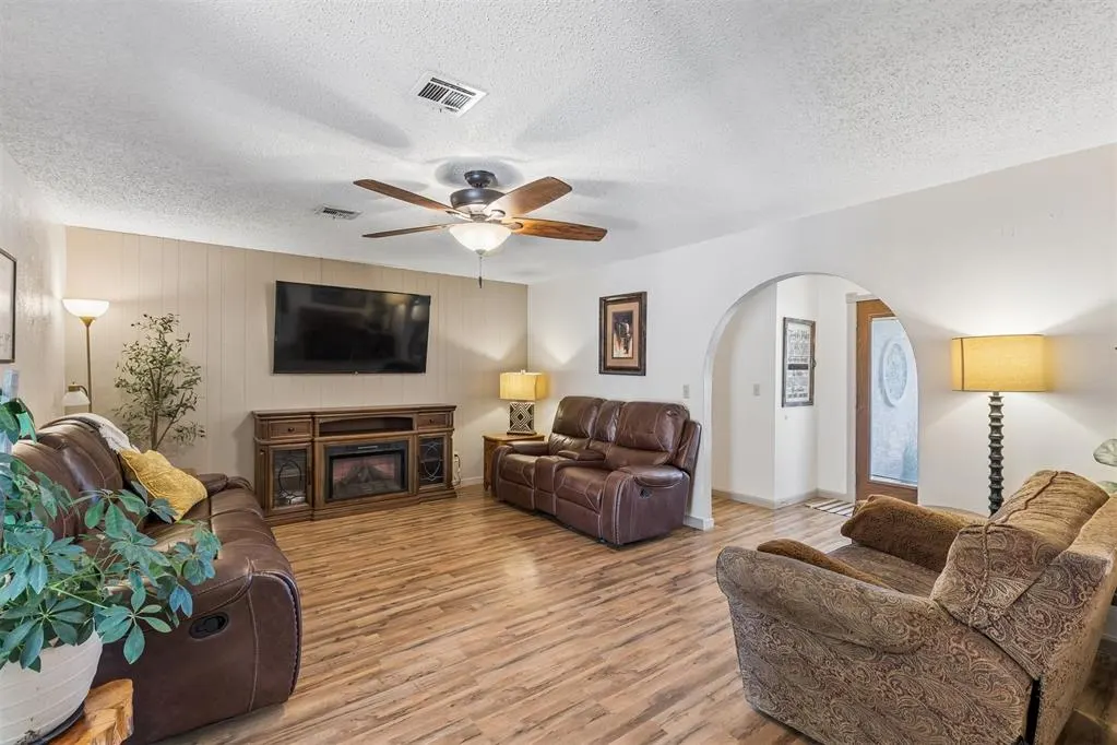 Photo 10 — 102 N Locust Street, Fletcher, OK 73541