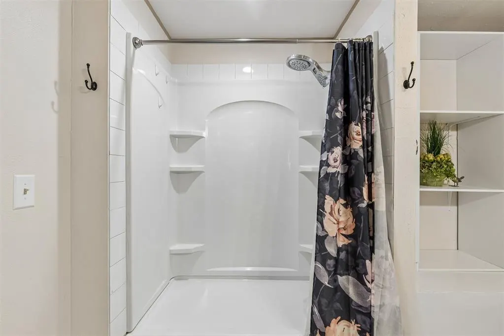 Photo 25 — 102 N Locust Street, Fletcher, OK 73541