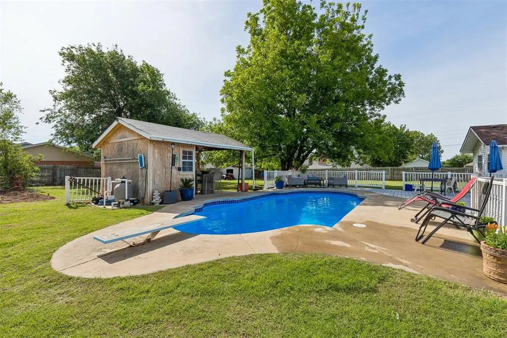 Photo 44 — 102 N Locust Street, Fletcher, OK 73541