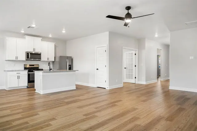 Photo 3 — 3116 Adelyn Terrace, Yukon, OK 73099