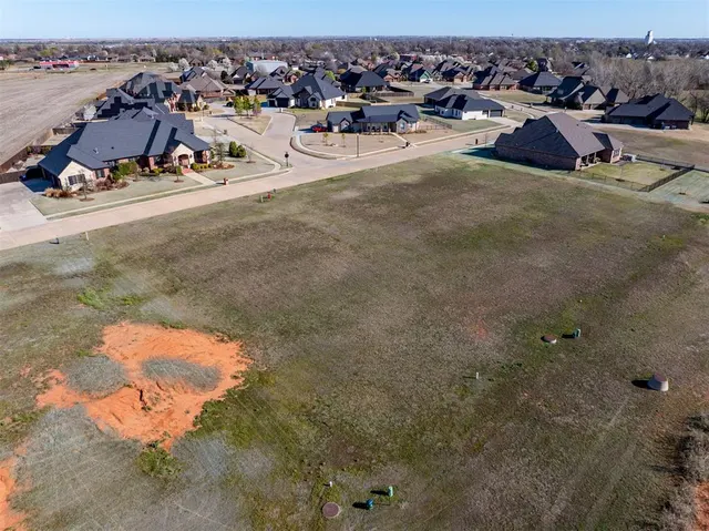 Photo 8 — 1220 Strawberry Fields, El Reno, OK 73036