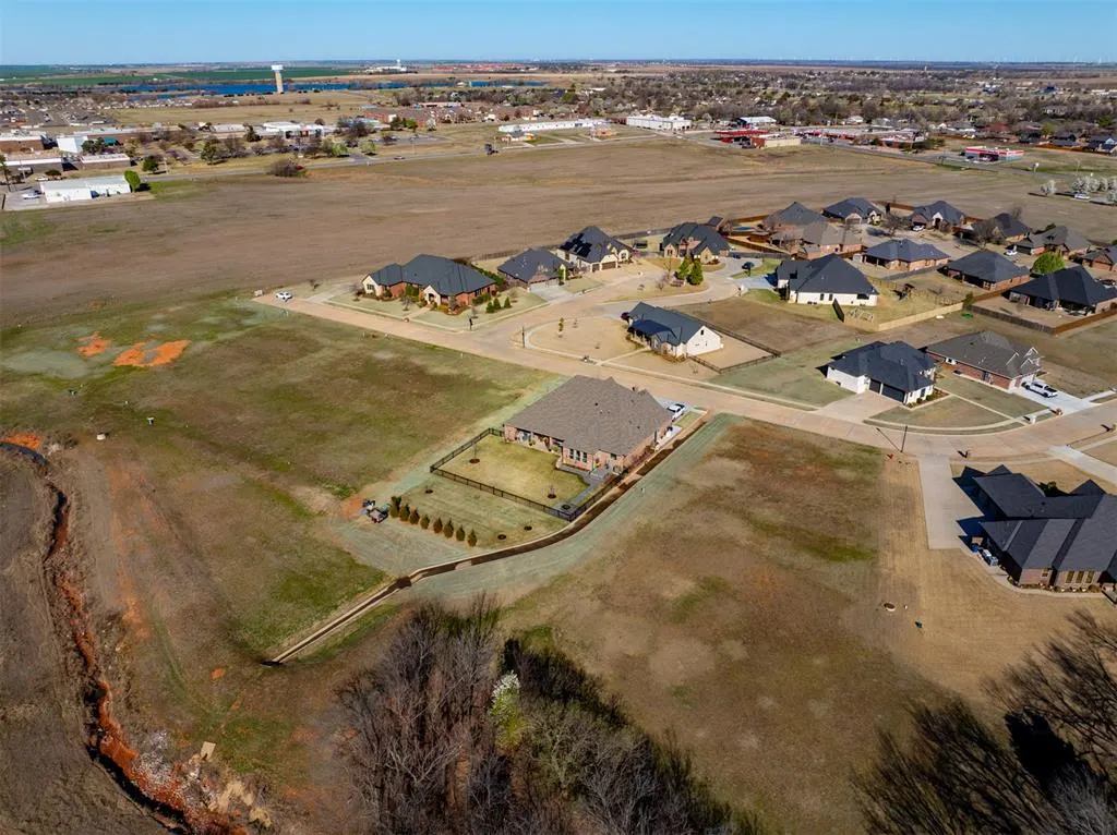 Photo 12 — 1221 Strawberry Fields, El Reno, OK 73036