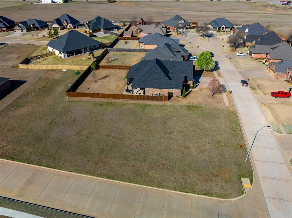 Photo 22 — 1221 Strawberry Fields, El Reno, OK 73036