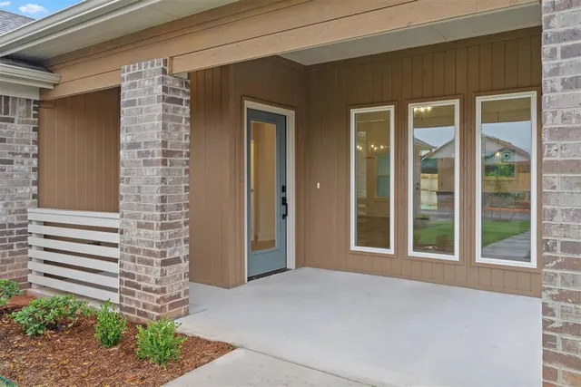 Photo 3 — 8809 Spruce Street, Edmond, OK 73003