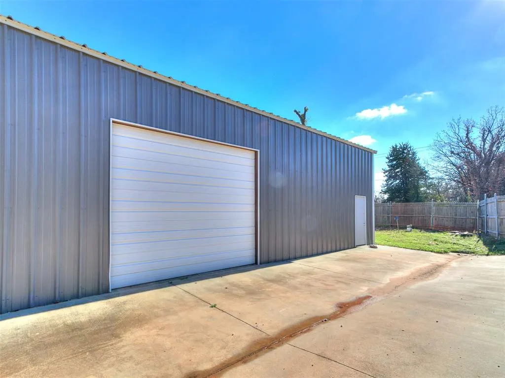 Photo 8 — 3875 E Waterloo Road, Edmond, OK 73034