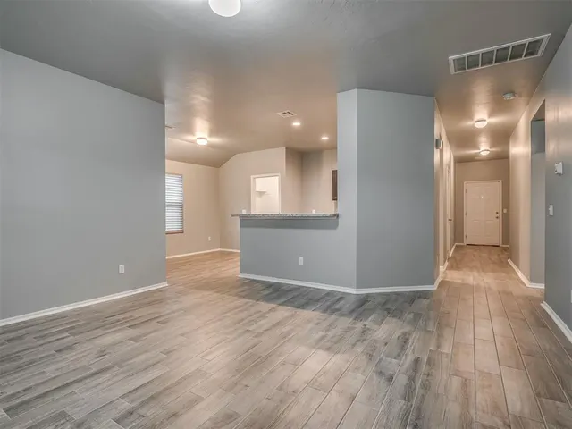 Photo 8 — 1708 Lanesboro Drive, The Village, OK 73120