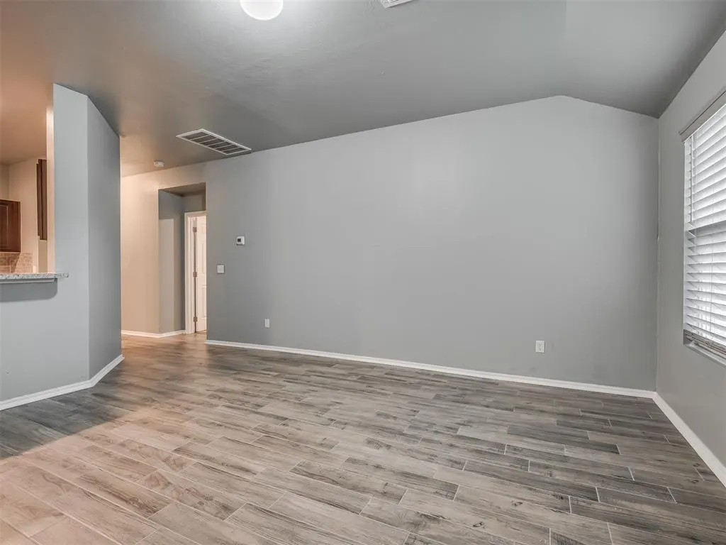 Photo 9 — 1708 Lanesboro Drive, The Village, OK 73120
