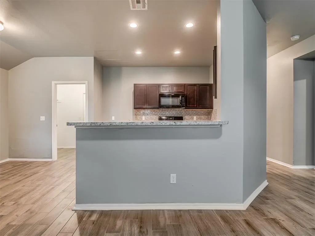 Photo 11 — 1708 Lanesboro Drive, The Village, OK 73120