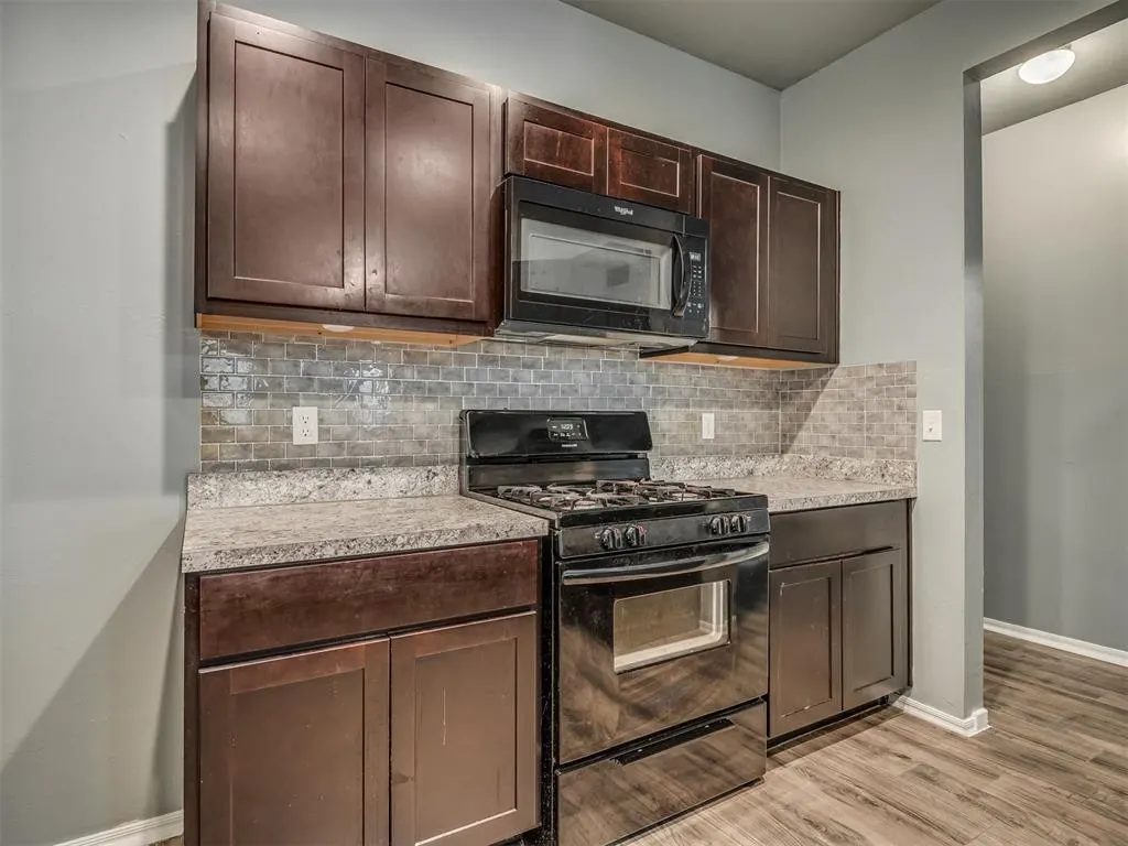 Photo 13 — 1708 Lanesboro Drive, The Village, OK 73120