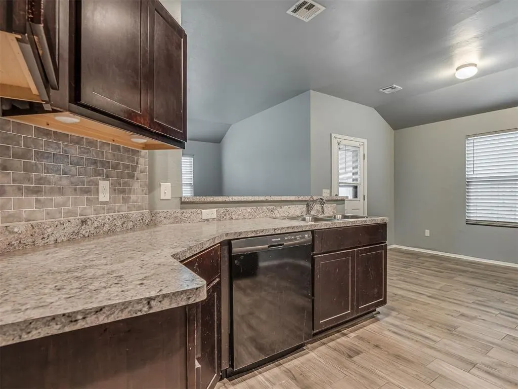 Photo 17 — 1708 Lanesboro Drive, The Village, OK 73120
