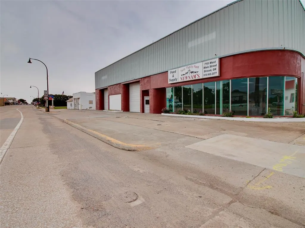 Photo 6 — 718 W Main Street, Stroud, OK 74079