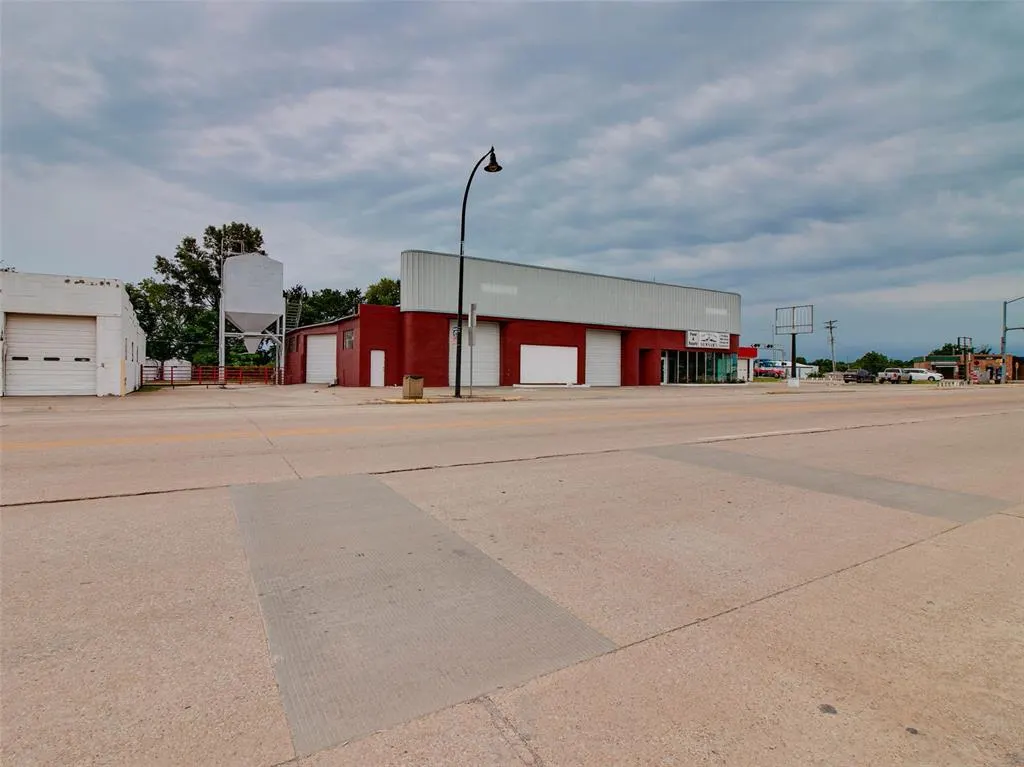 Photo 9 — 718 W Main Street, Stroud, OK 74079