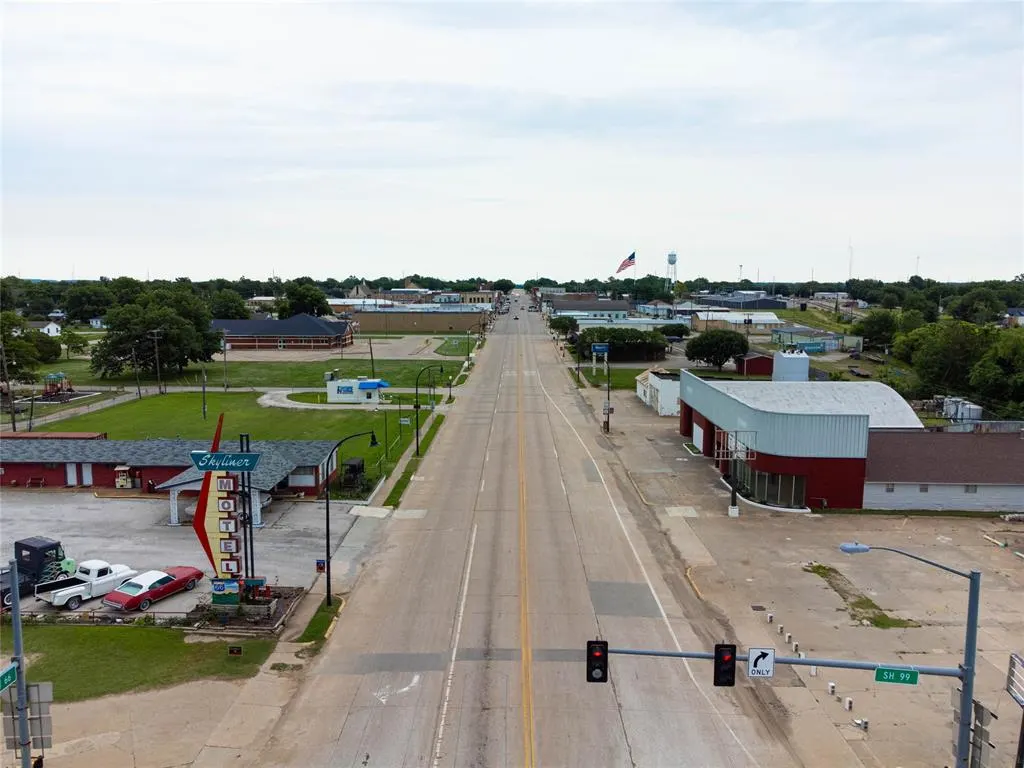 Photo 22 — 718 W Main Street, Stroud, OK 74079