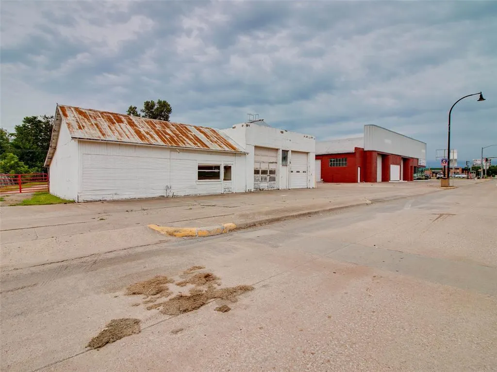 Photo 49 — 718 W Main Street, Stroud, OK 74079