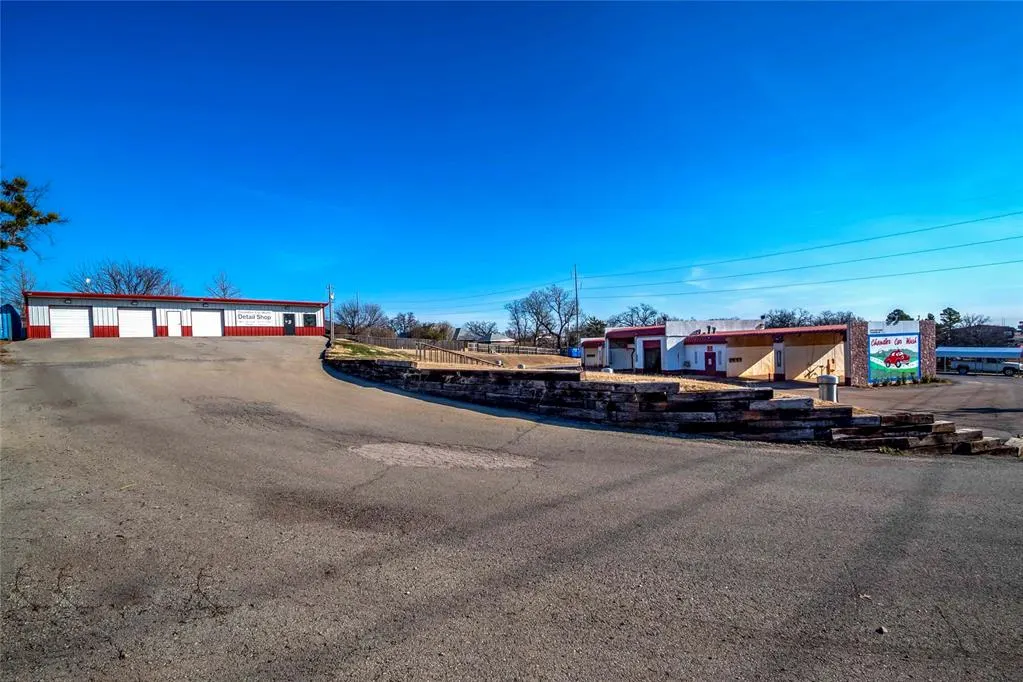 Front exterior — 1102 E 1st Street, Chandler, OK 74834