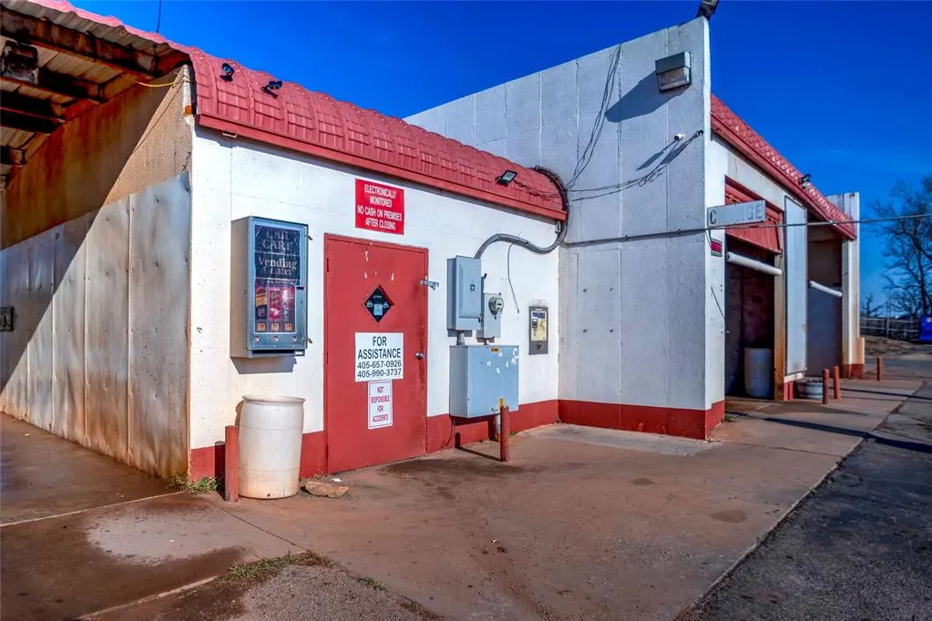 Photo 9 — 1102 E 1st Street, Chandler, OK 74834