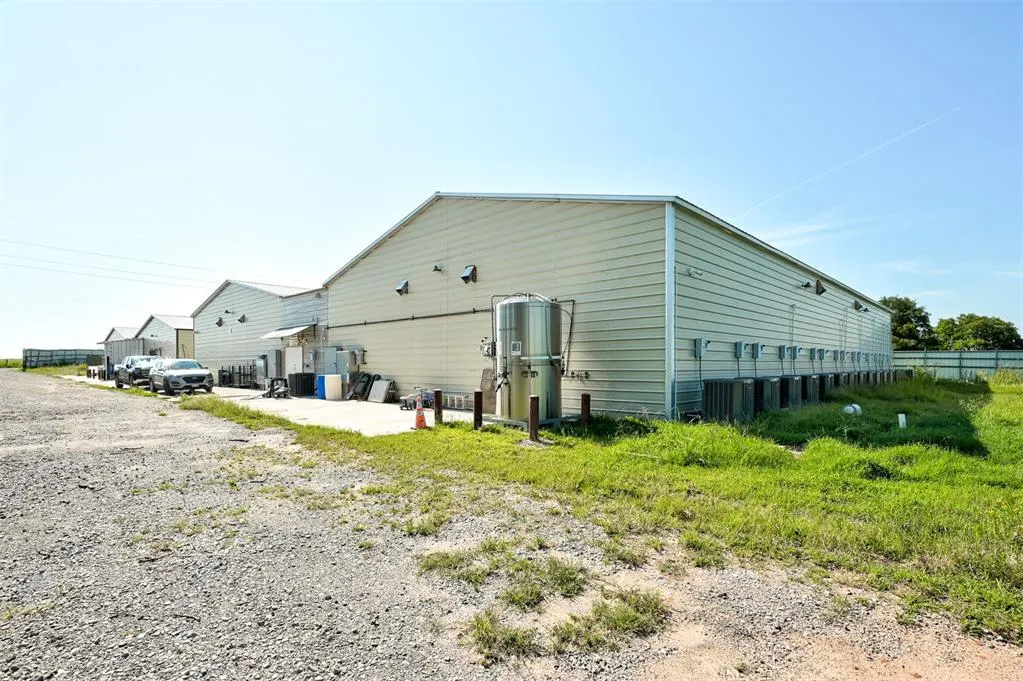 Photo 11 — 2751 N Meridian Avenue, Crescent, OK 73028