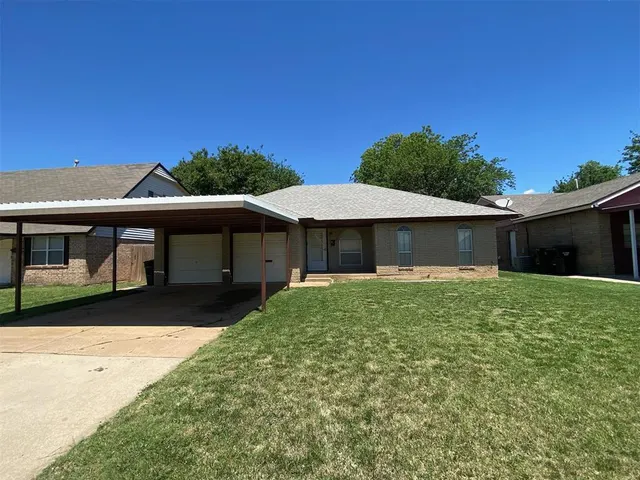 Front exterior — 1057 NW 7th Street, Moore, OK 73160