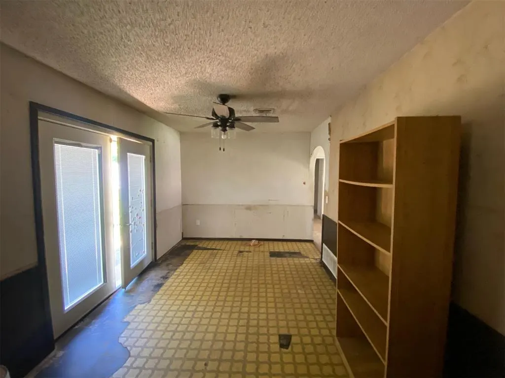Photo 6 — 1057 NW 7th Street, Moore, OK 73160