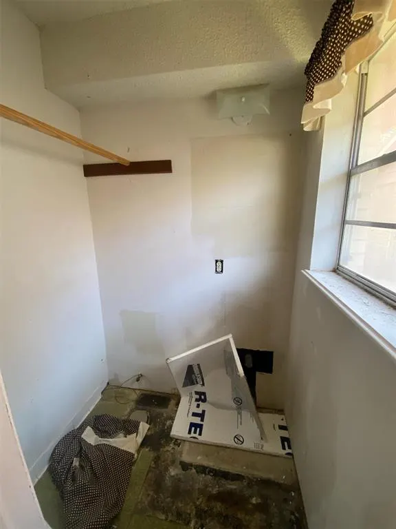 Photo 12 — 1057 NW 7th Street, Moore, OK 73160