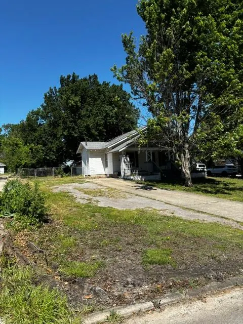 Photo 2 — 417 S 5th Street, Okemah, OK 74859