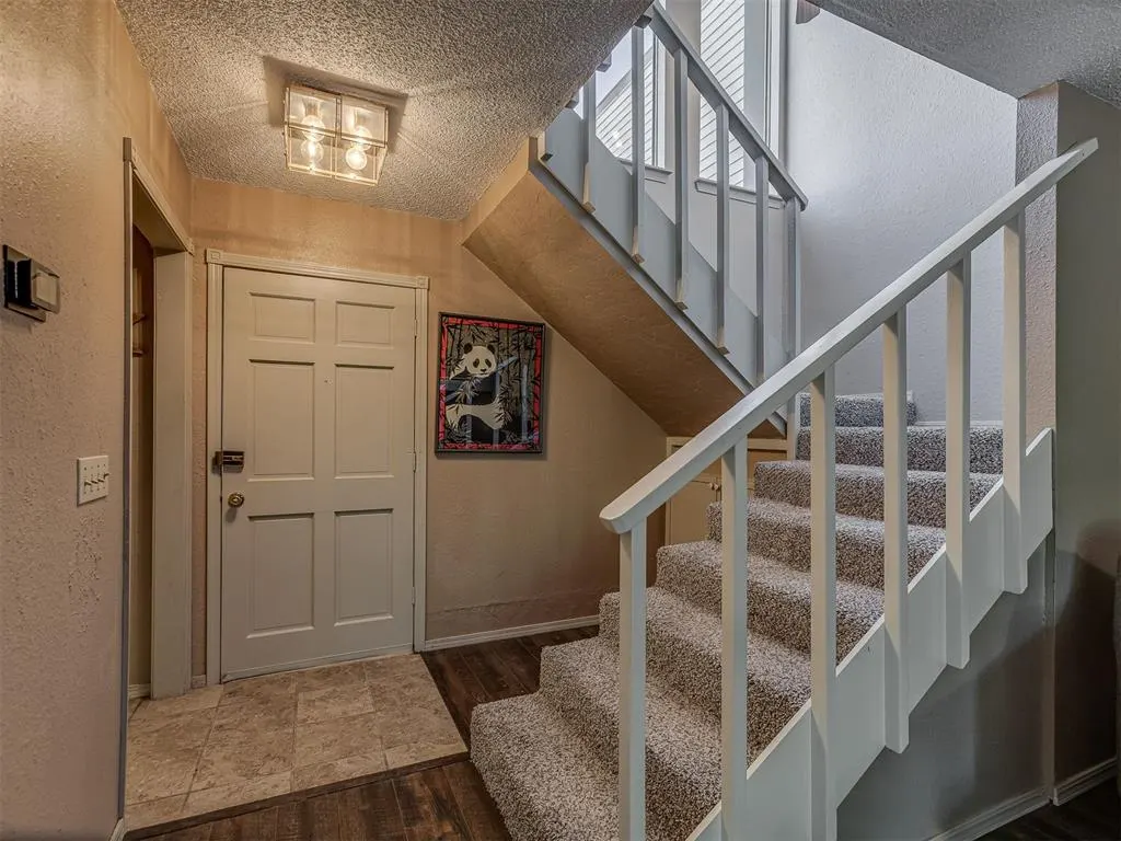 Photo 8 — 4702 Hemlock Circle, Oklahoma City, OK 73162