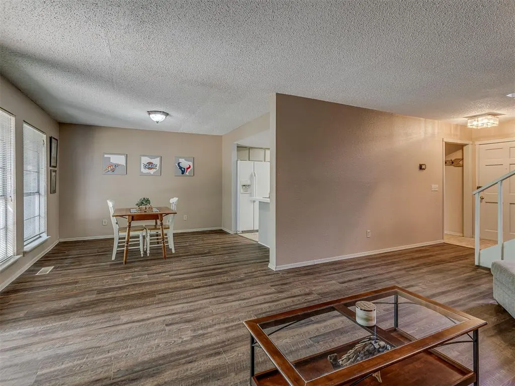 Photo 11 — 4702 Hemlock Circle, Oklahoma City, OK 73162