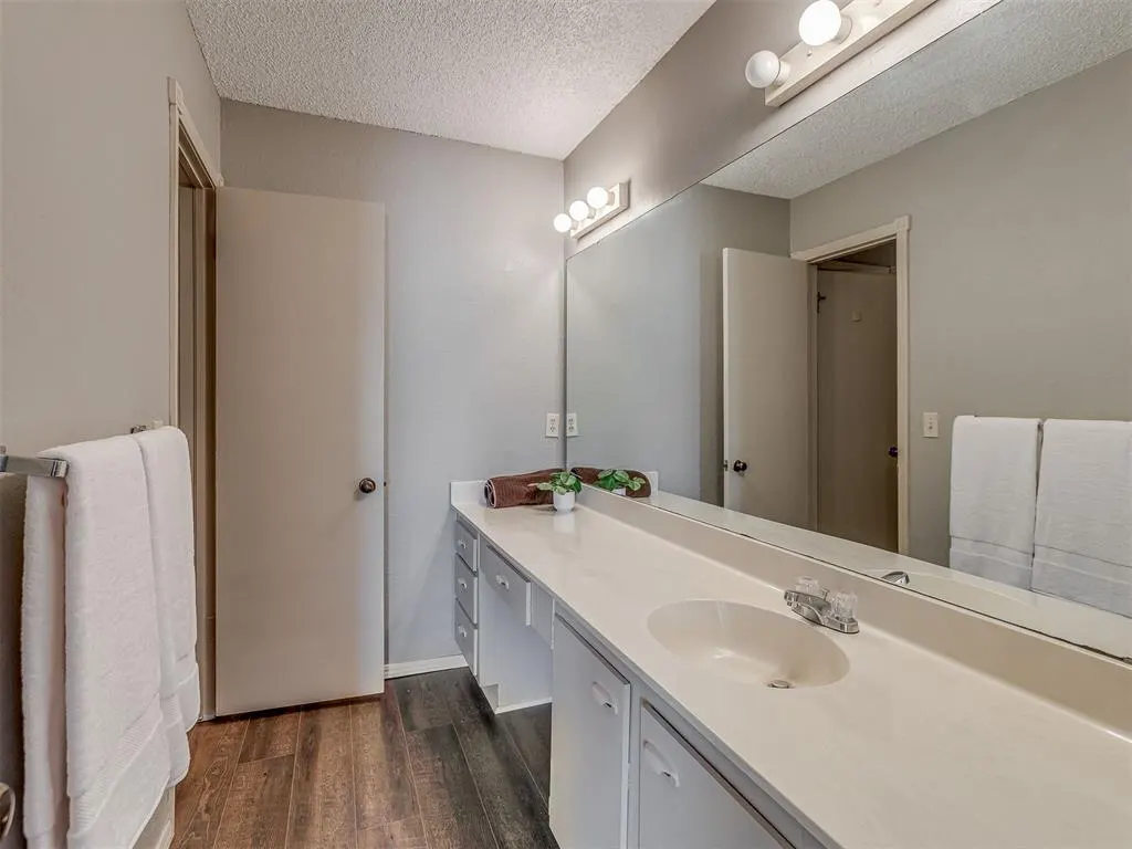 Photo 34 — 4702 Hemlock Circle, Oklahoma City, OK 73162