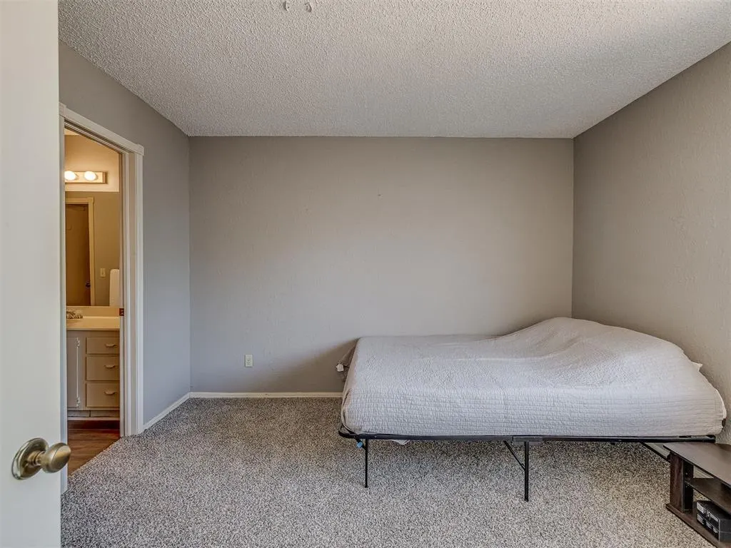 Photo 35 — 4702 Hemlock Circle, Oklahoma City, OK 73162